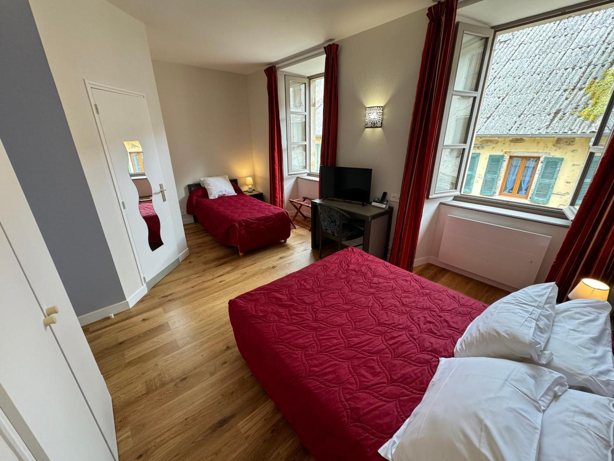 Logis Hotels - Hostellerie Des Lauriers - Hotel Et Restaurant Alban Exteriér fotografie