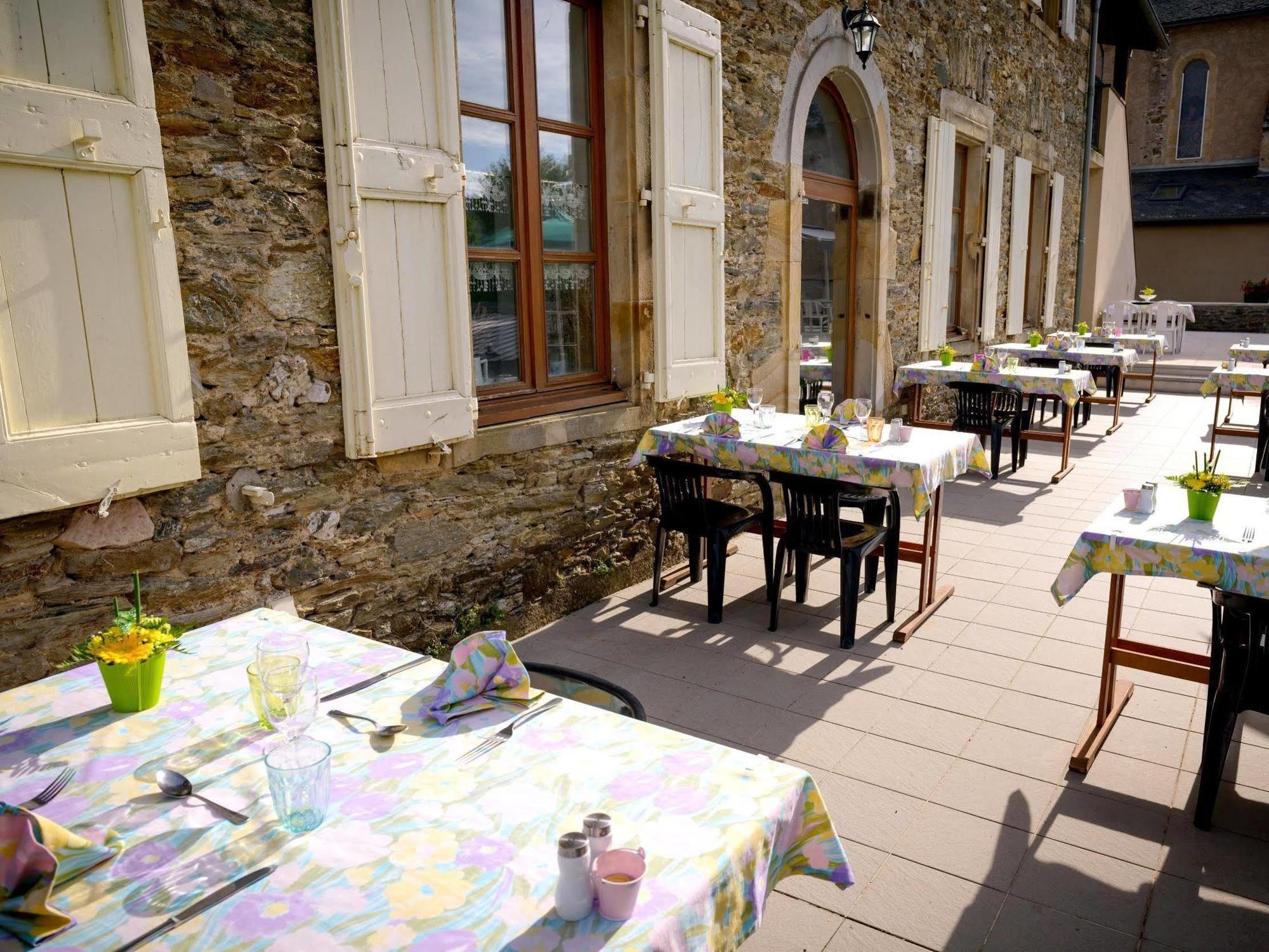 Logis Hotels - Hostellerie Des Lauriers - Hotel Et Restaurant Alban Exteriér fotografie