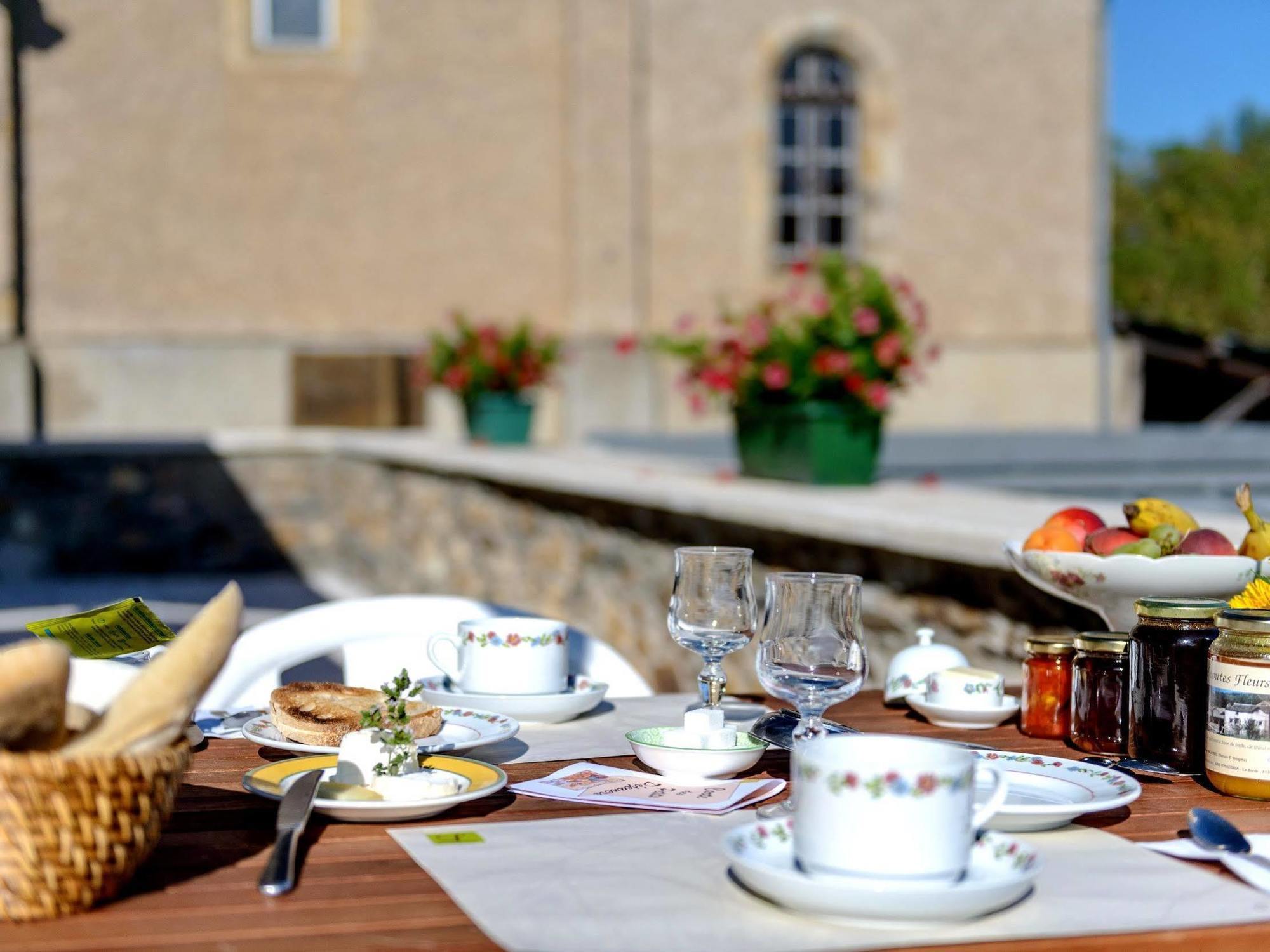 Logis Hotels - Hostellerie Des Lauriers - Hotel Et Restaurant Alban Exteriér fotografie