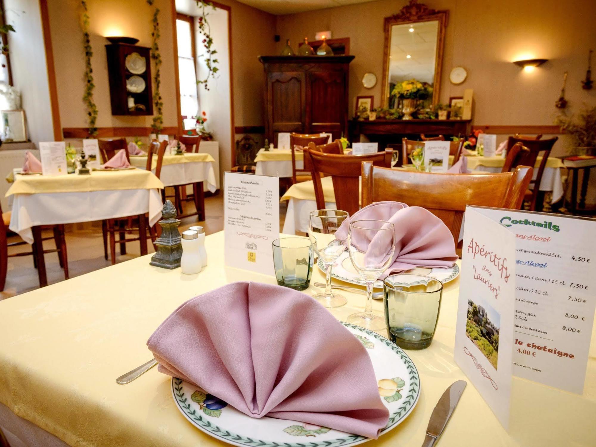 Logis Hotels - Hostellerie Des Lauriers - Hotel Et Restaurant Alban Exteriér fotografie